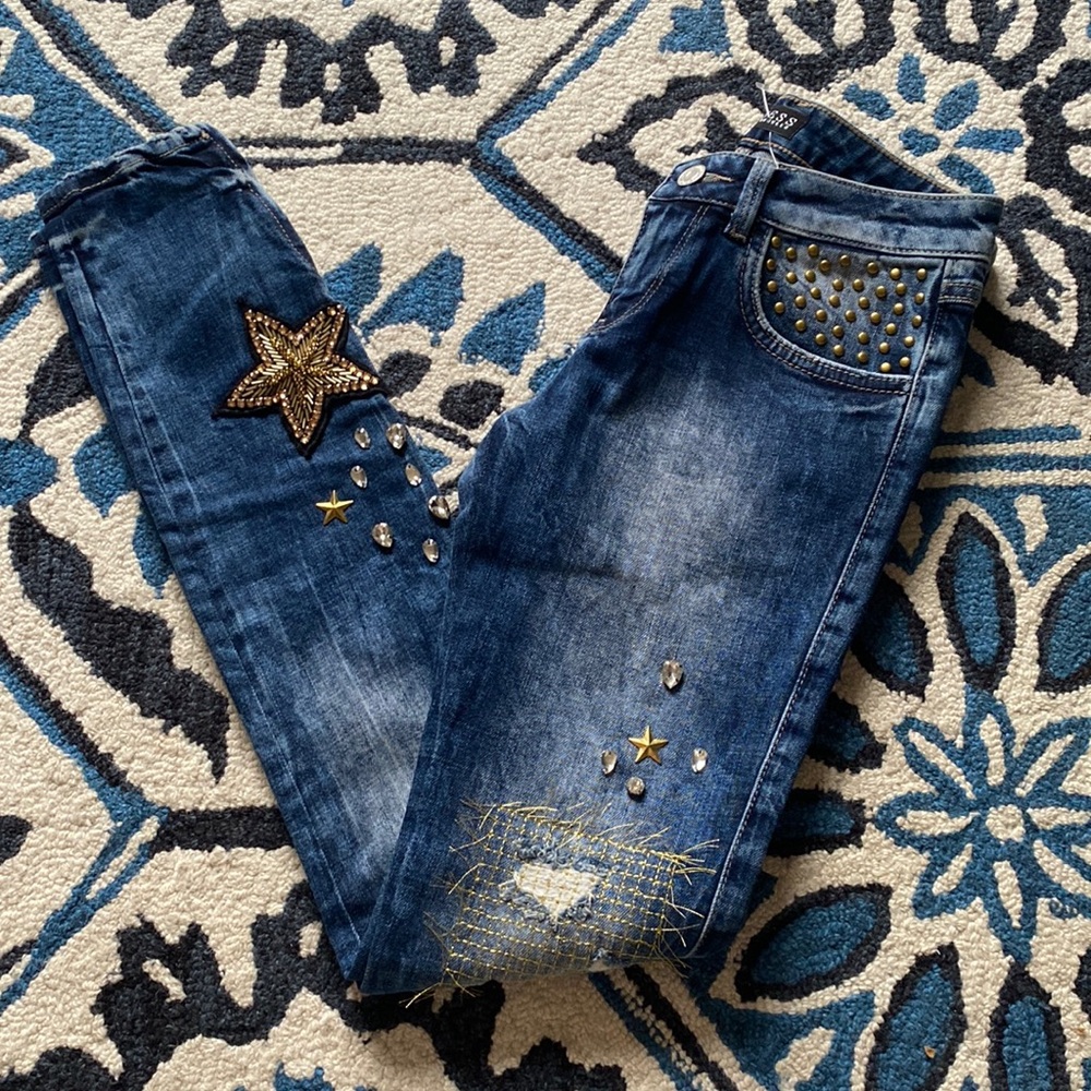 NWOT!! Guess Studded Denim Skinny Jeans — Size 24!!